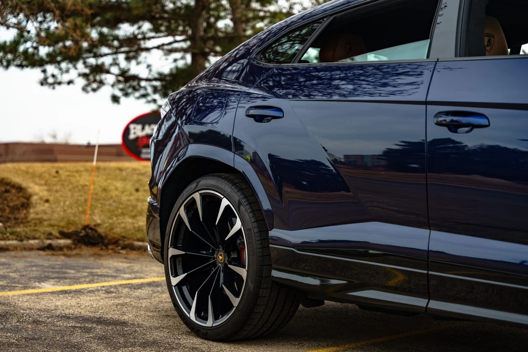 2022 Lamborghini Urus - Image 28 of 31