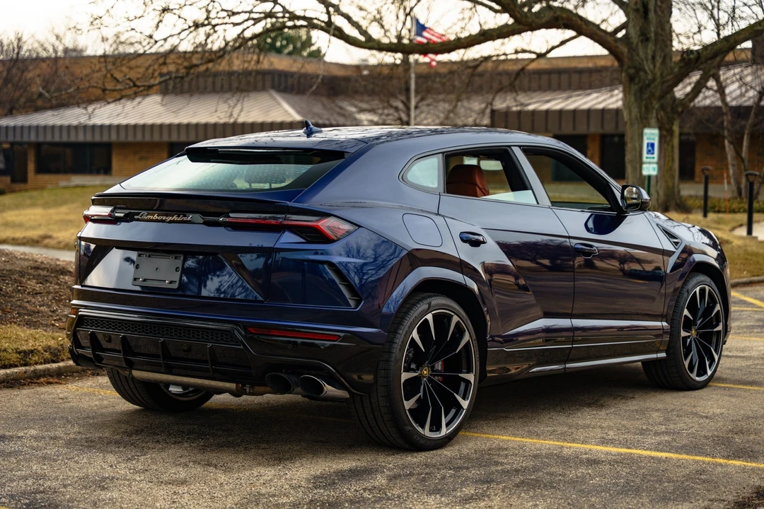 2022 Lamborghini Urus - Image 21 of 31
