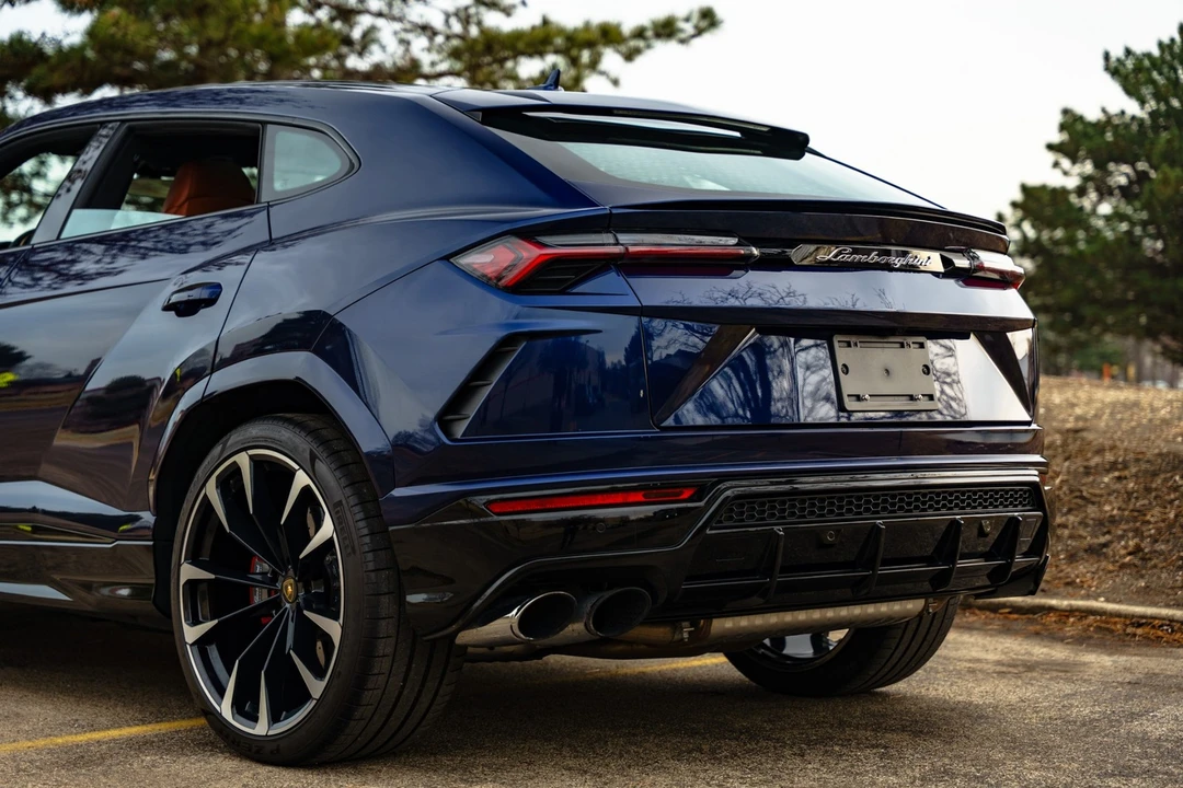 2022 Lamborghini Urus - Image 11 of 31