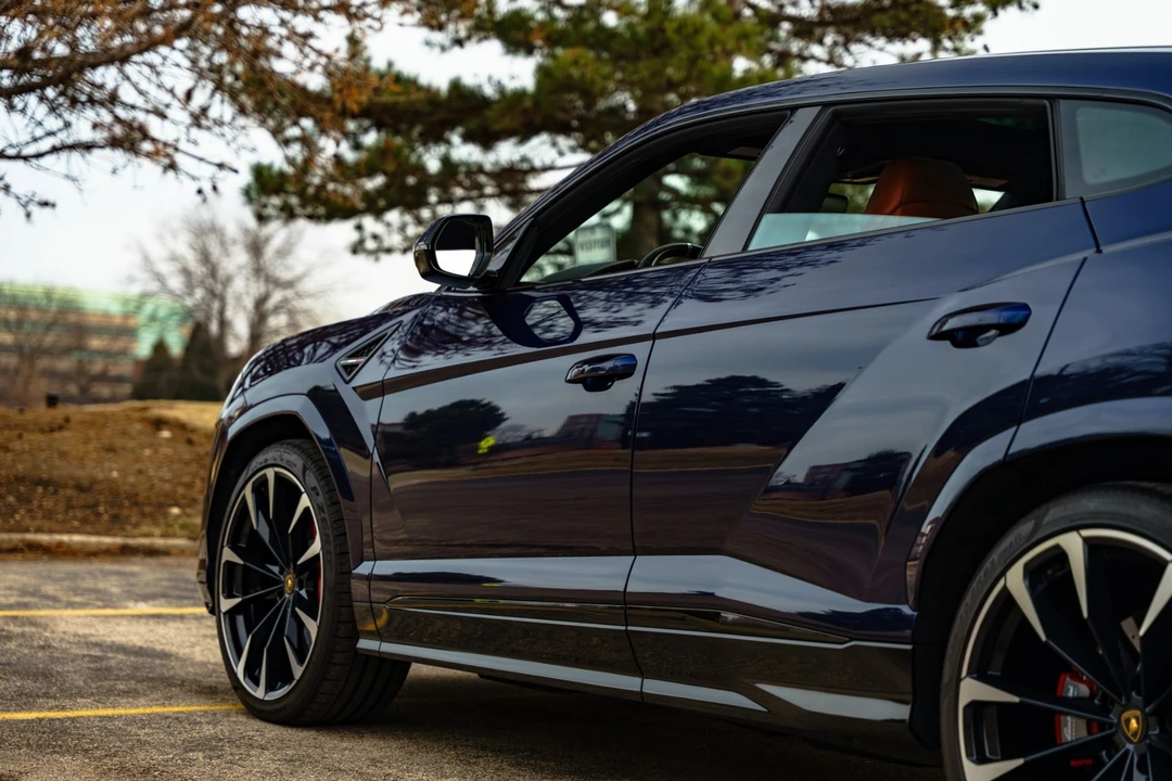 2022 Lamborghini Urus - Image 12 of 31