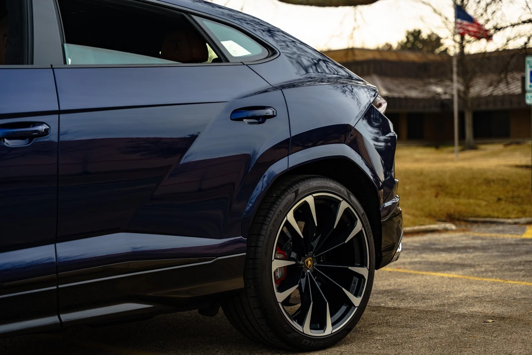 2022 Lamborghini Urus - Image 9 of 31