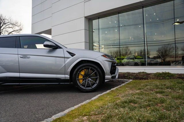 2022 Lamborghini Urus - Image 22 of 31