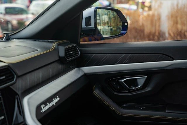 2022 Lamborghini Urus - Image 25 of 31