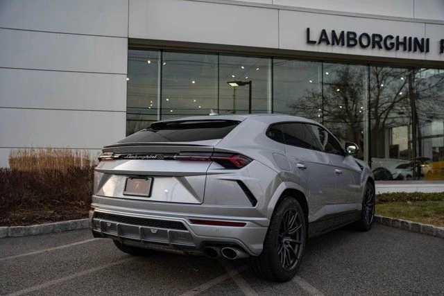 2022 Lamborghini Urus - Image 18 of 31