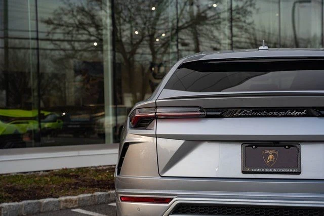 2022 Lamborghini Urus - Image 15 of 21