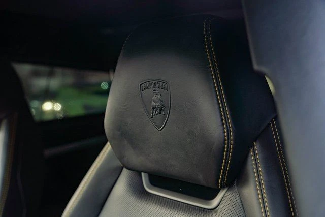 2022 Lamborghini Urus - Image 29 of 31