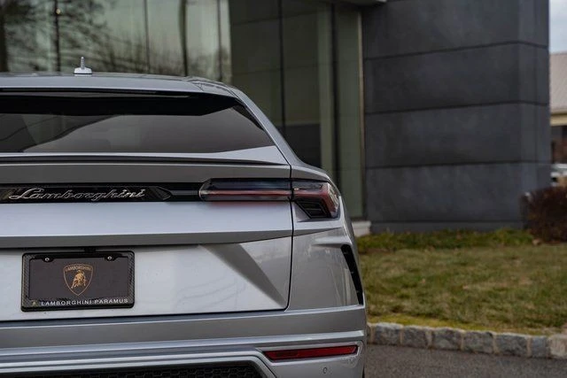 2022 Lamborghini Urus - Image 16 of 21
