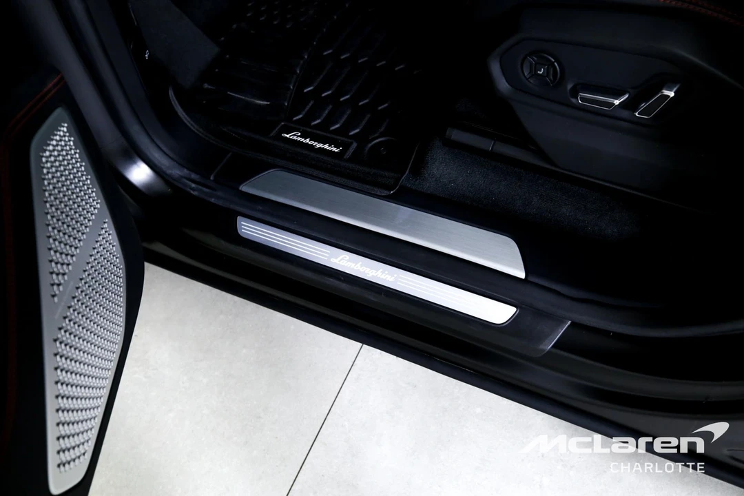 2022 Lamborghini Urus - Image 15 of 21