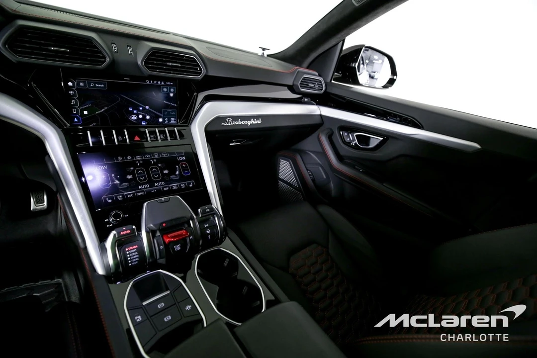 2022 Lamborghini Urus - Image 14 of 21