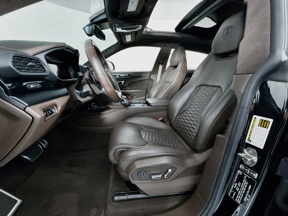 2022 Lamborghini Urus - Image 23 of 31
