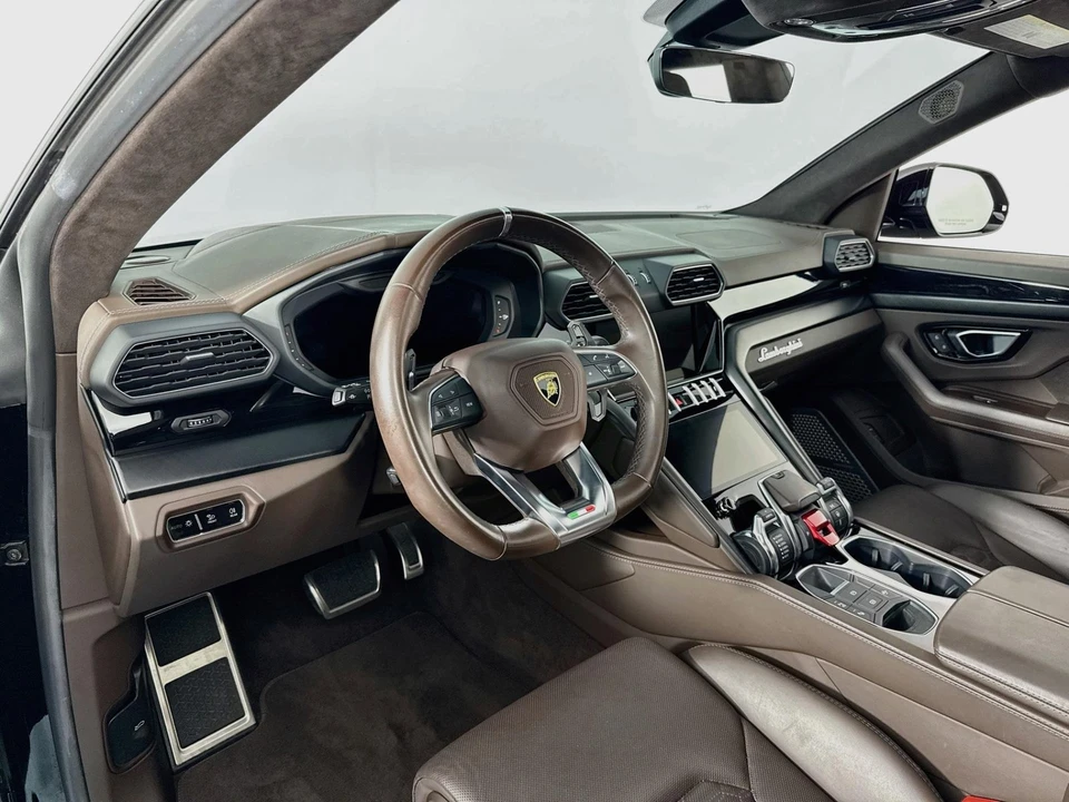2022 Lamborghini Urus - Image 21 of 31