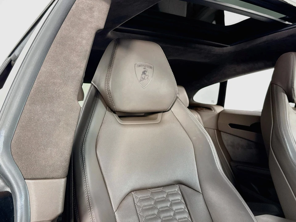 2022 Lamborghini Urus - Image 15 of 31