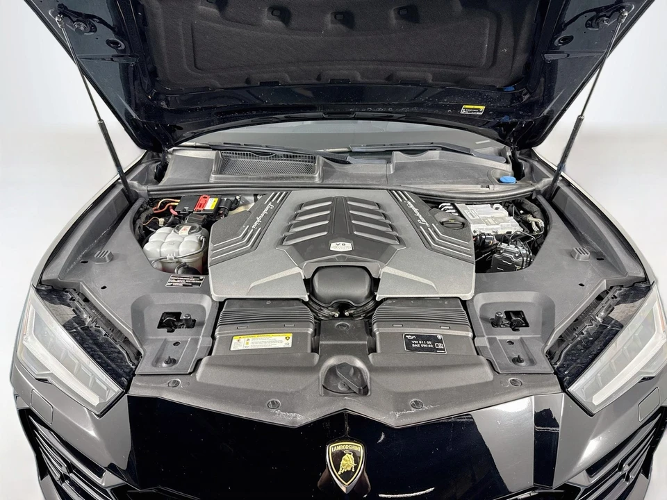 2022 Lamborghini Urus - Image 9 of 31