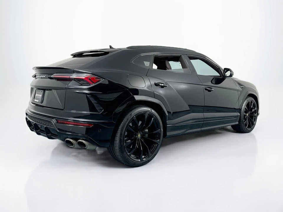 2022 Lamborghini Urus - Image 17 of 31