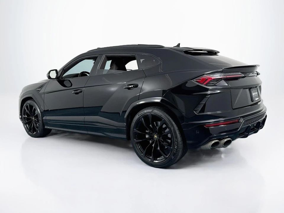 2022 Lamborghini Urus - Image 19 of 31