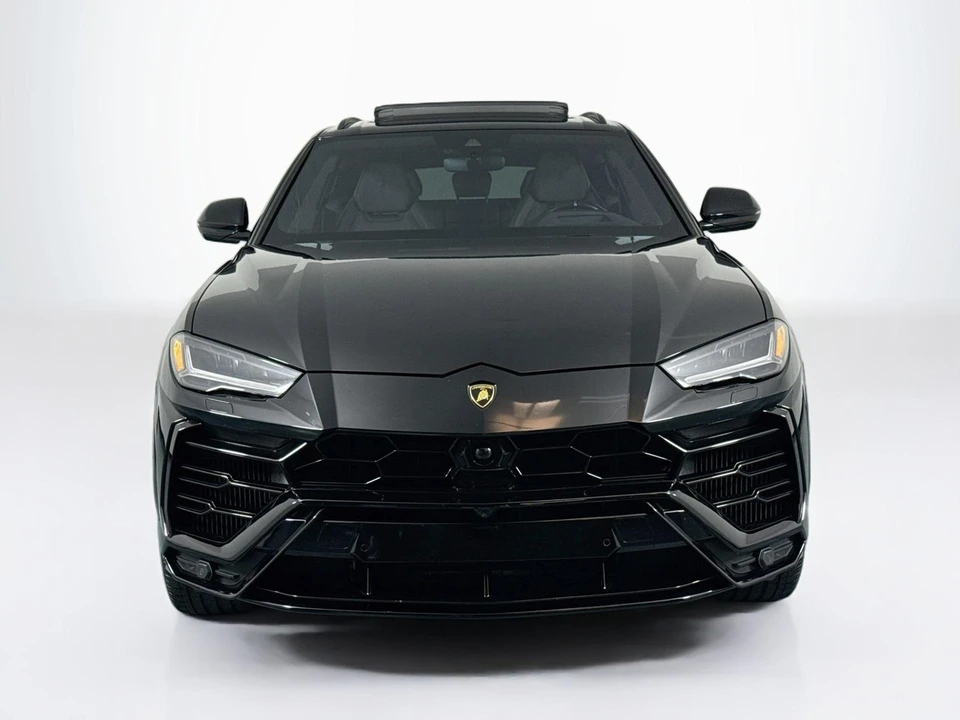 2022 Lamborghini Urus - Image 2 of 31