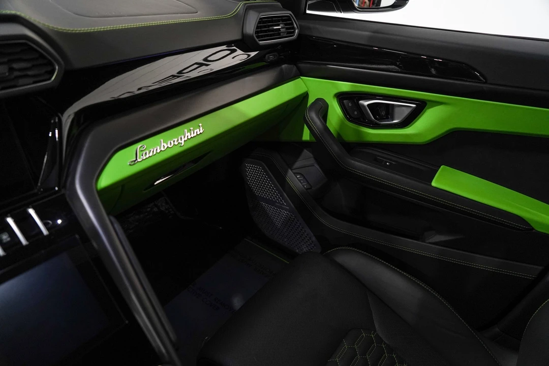 2022 Lamborghini Urus - Image 13 of 31