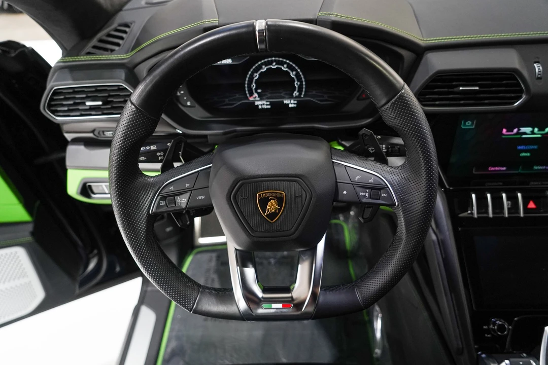 2022 Lamborghini Urus - Image 10 of 31