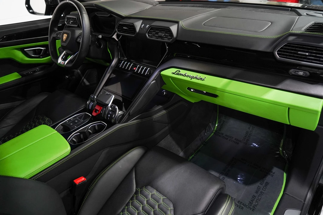 2022 Lamborghini Urus - Image 16 of 31