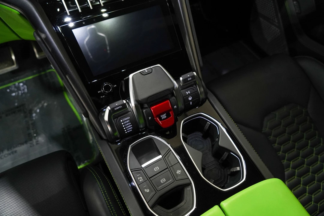 2022 Lamborghini Urus - Image 12 of 31
