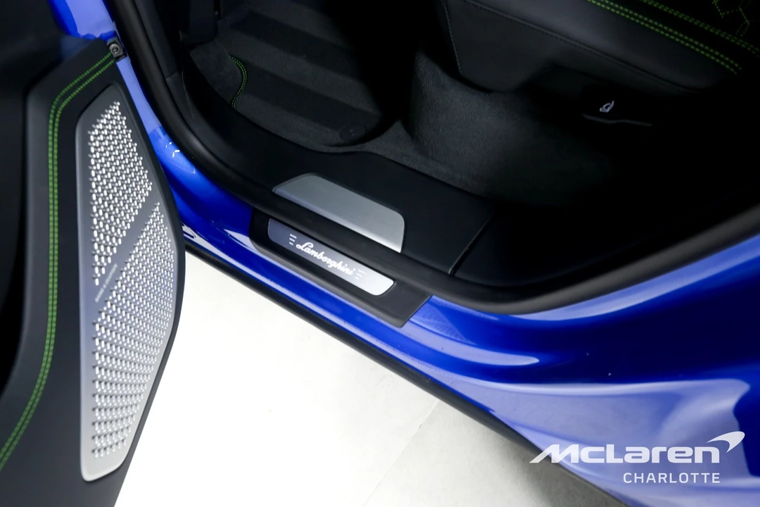 2022 Lamborghini Urus - Image 19 of 31