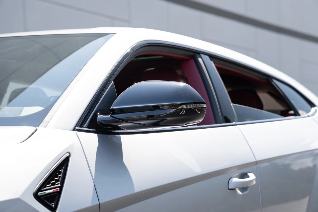 2022 Lamborghini Urus - Image 21 of 21