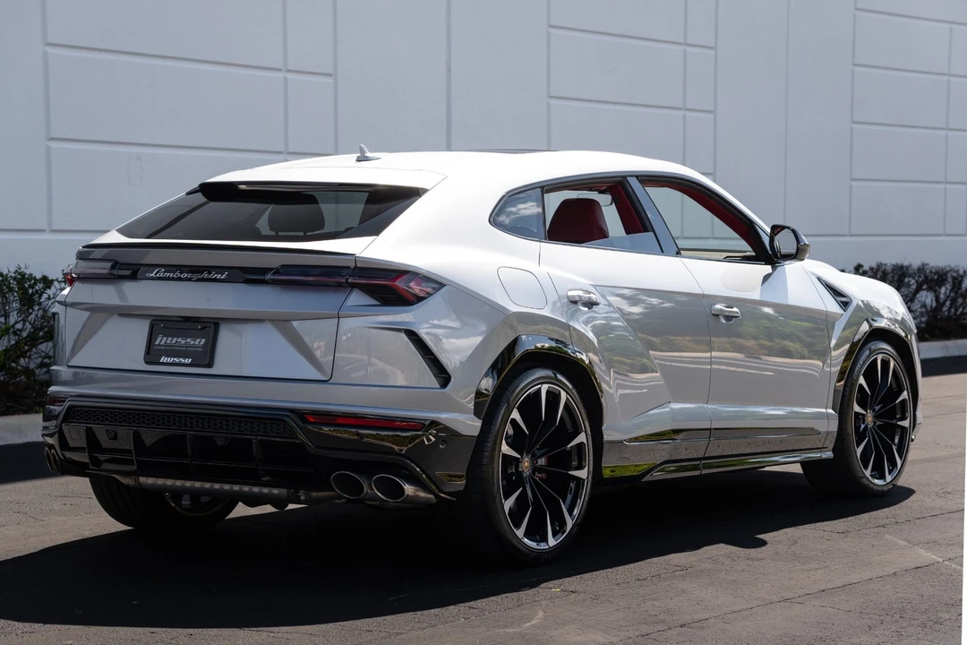 2022 Lamborghini Urus - Image 13 of 21
