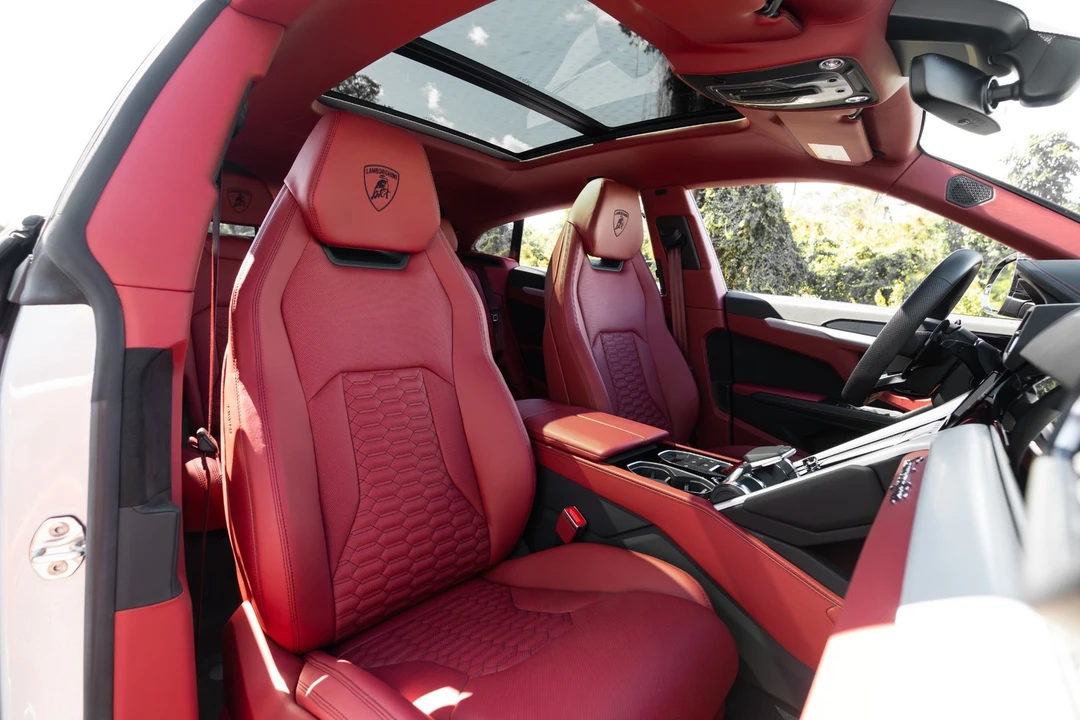 2022 Lamborghini Urus - Image 8 of 21