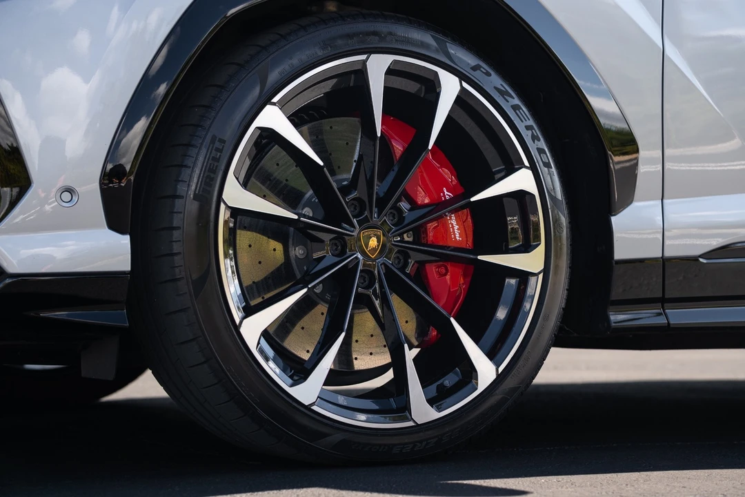 2022 Lamborghini Urus - Image 19 of 21