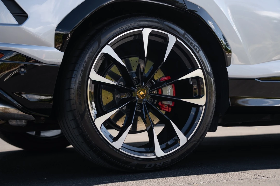 2022 Lamborghini Urus - Image 14 of 21