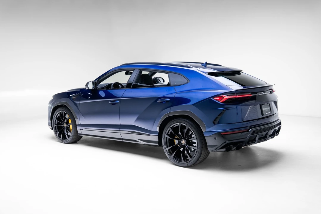 2022 Lamborghini Urus - Image 27 of 31