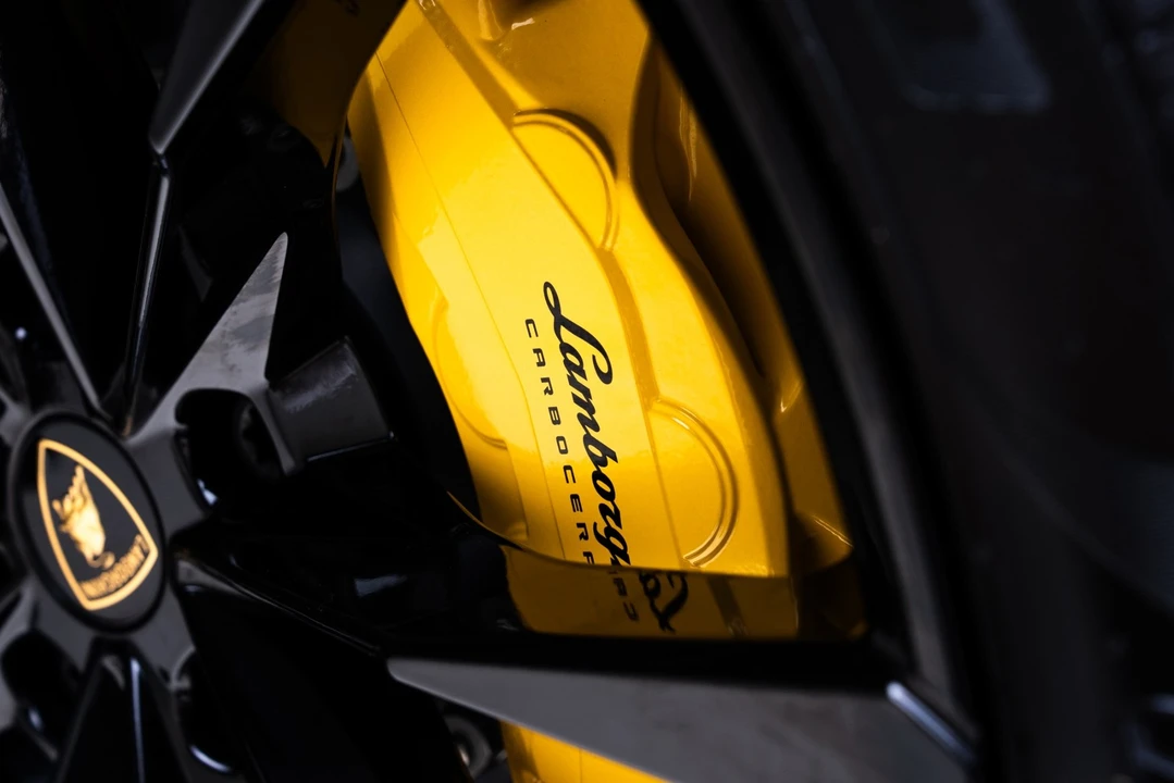 2022 Lamborghini Urus - Image 20 of 31