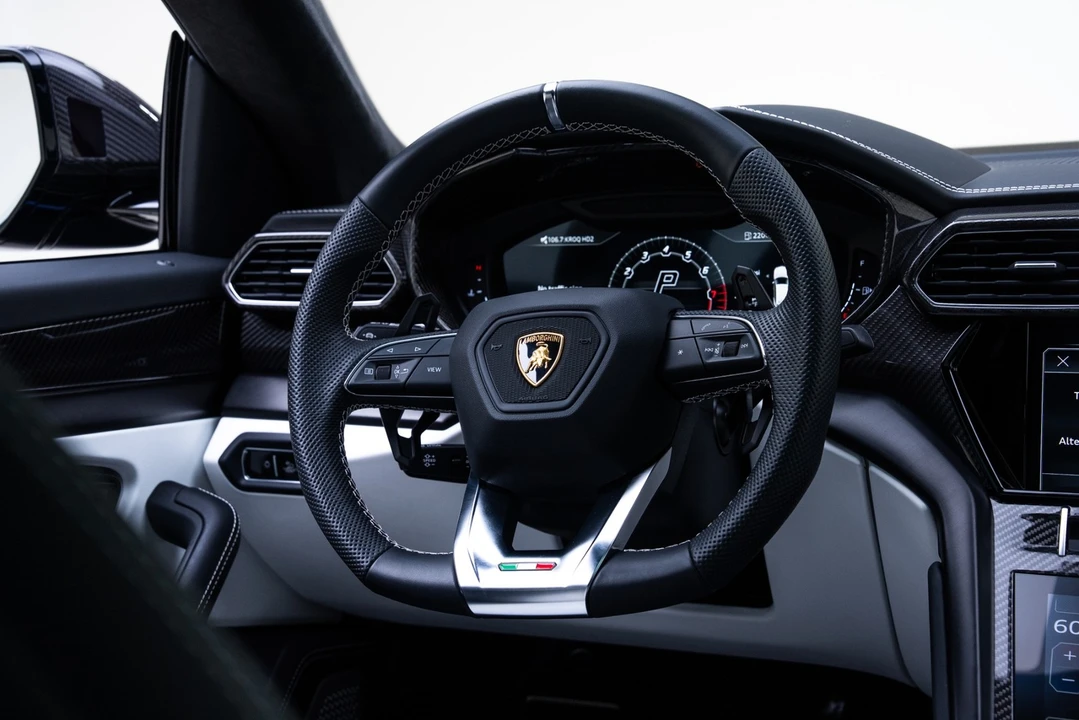 2022 Lamborghini Urus - Image 31 of 31