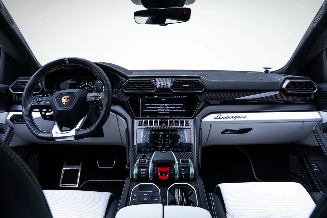 2022 Lamborghini Urus - Image 2 of 31