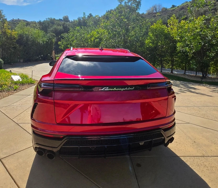 2022 Lamborghini Urus - Image 8 of 12