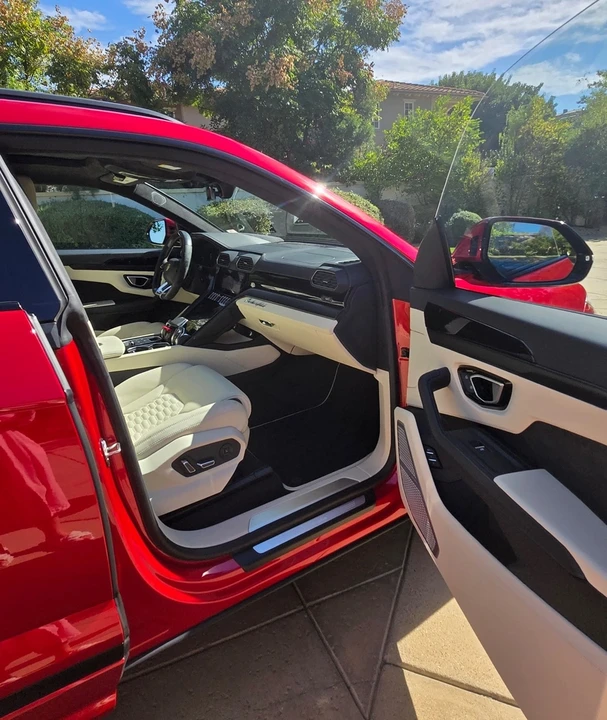 2022 Lamborghini Urus - Image 3 of 12