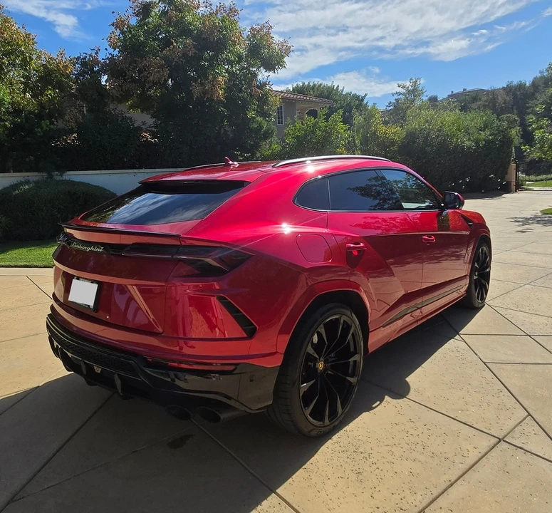 2022 Lamborghini Urus - Image 2 of 12