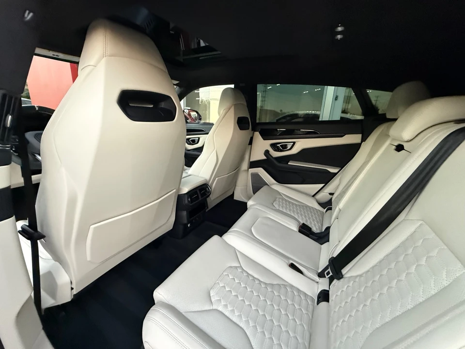 2022 Lamborghini Urus - Image 20 of 21