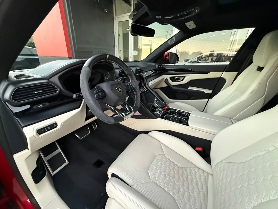 2022 Lamborghini Urus - Image 16 of 21