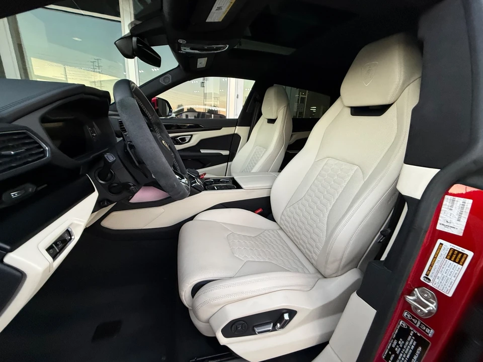 2022 Lamborghini Urus - Image 15 of 21
