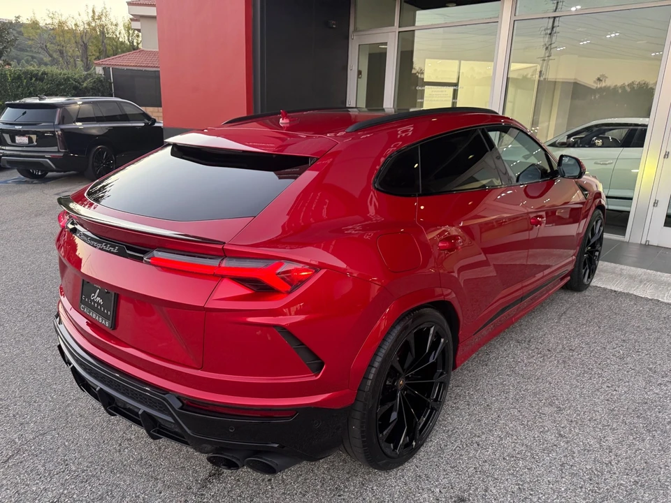 2022 Lamborghini Urus - Image 11 of 21
