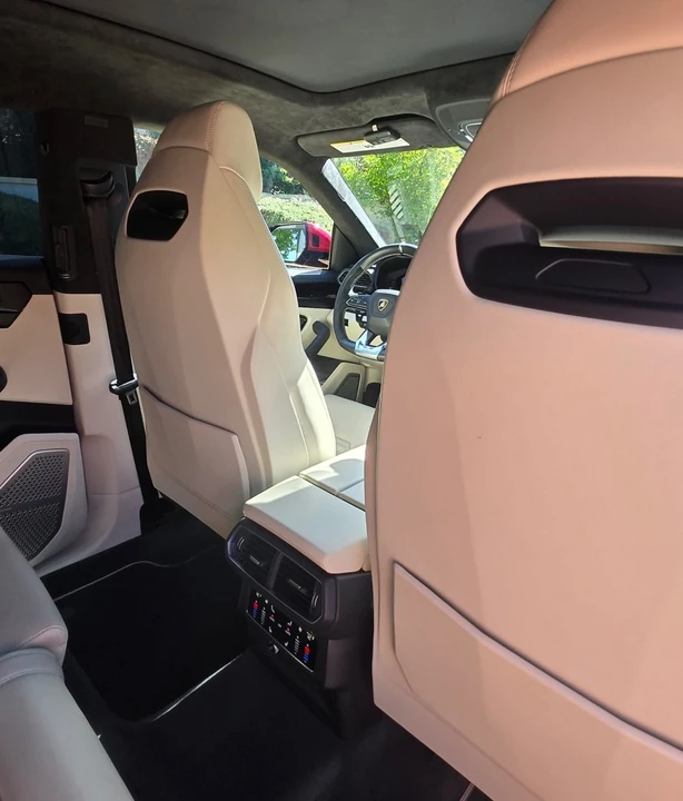 2022 Lamborghini Urus - Image 9 of 12