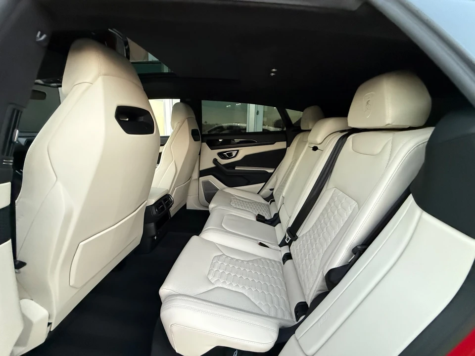 2022 Lamborghini Urus - Image 18 of 21