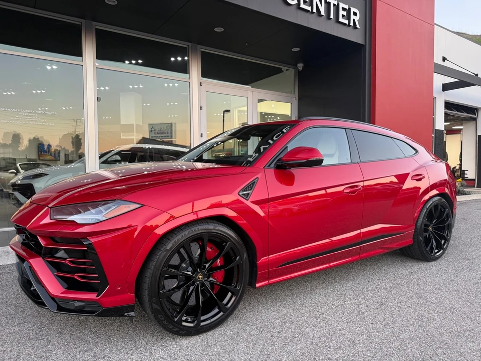 2022 Lamborghini Urus - Image 2 of 21