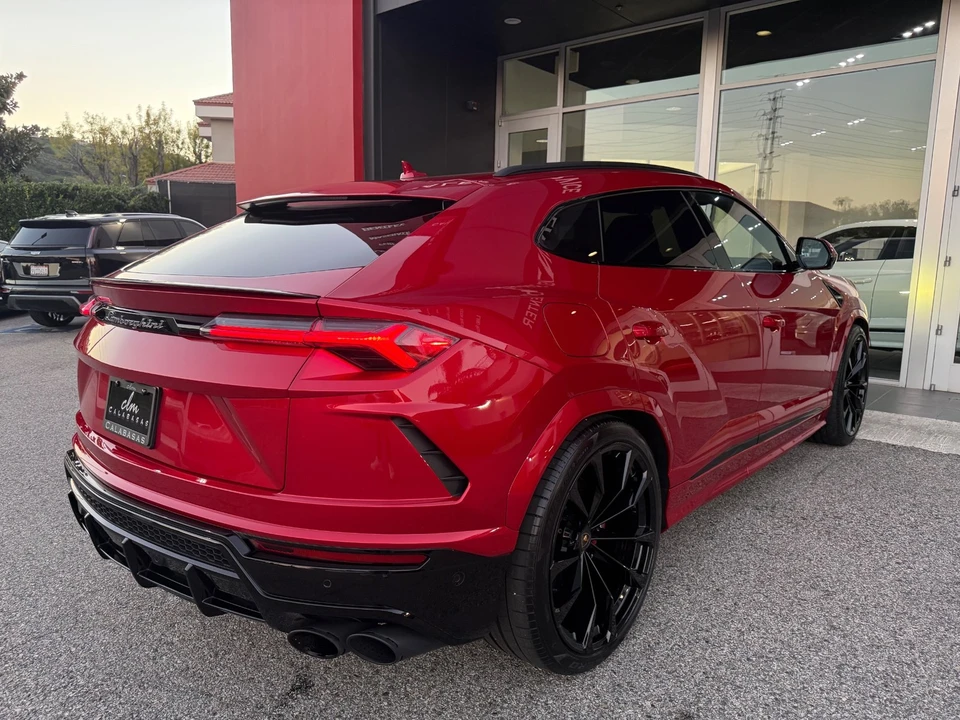 2022 Lamborghini Urus - Image 10 of 21