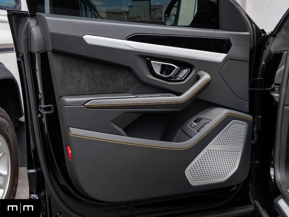 2022 Lamborghini Urus - Image 19 of 21