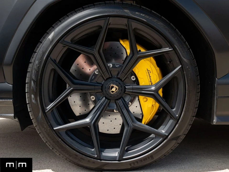2022 Lamborghini Urus - Image 13 of 21