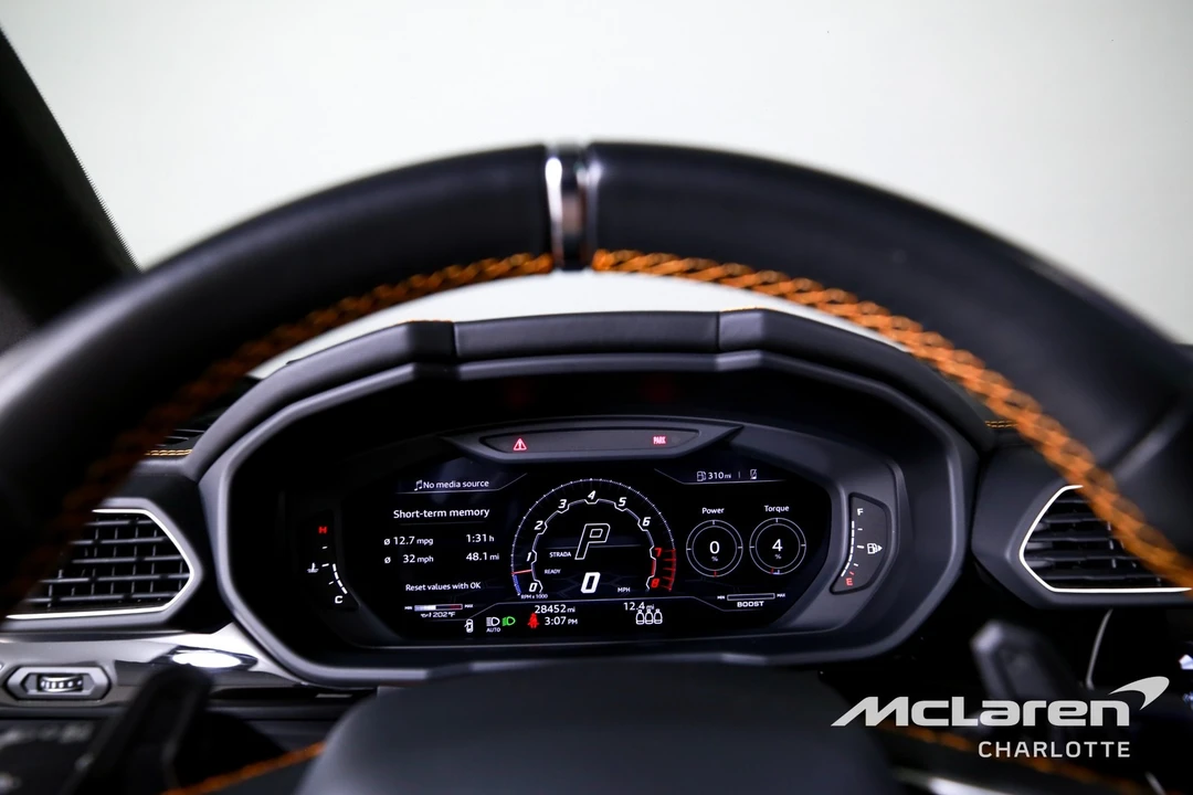 2022 Lamborghini Urus - Image 13 of 31