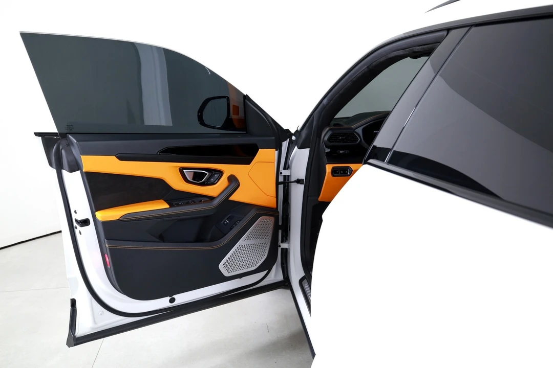 2022 Lamborghini Urus - Image 10 of 31