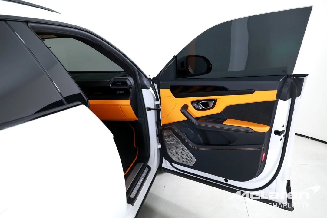 2022 Lamborghini Urus - Image 27 of 31